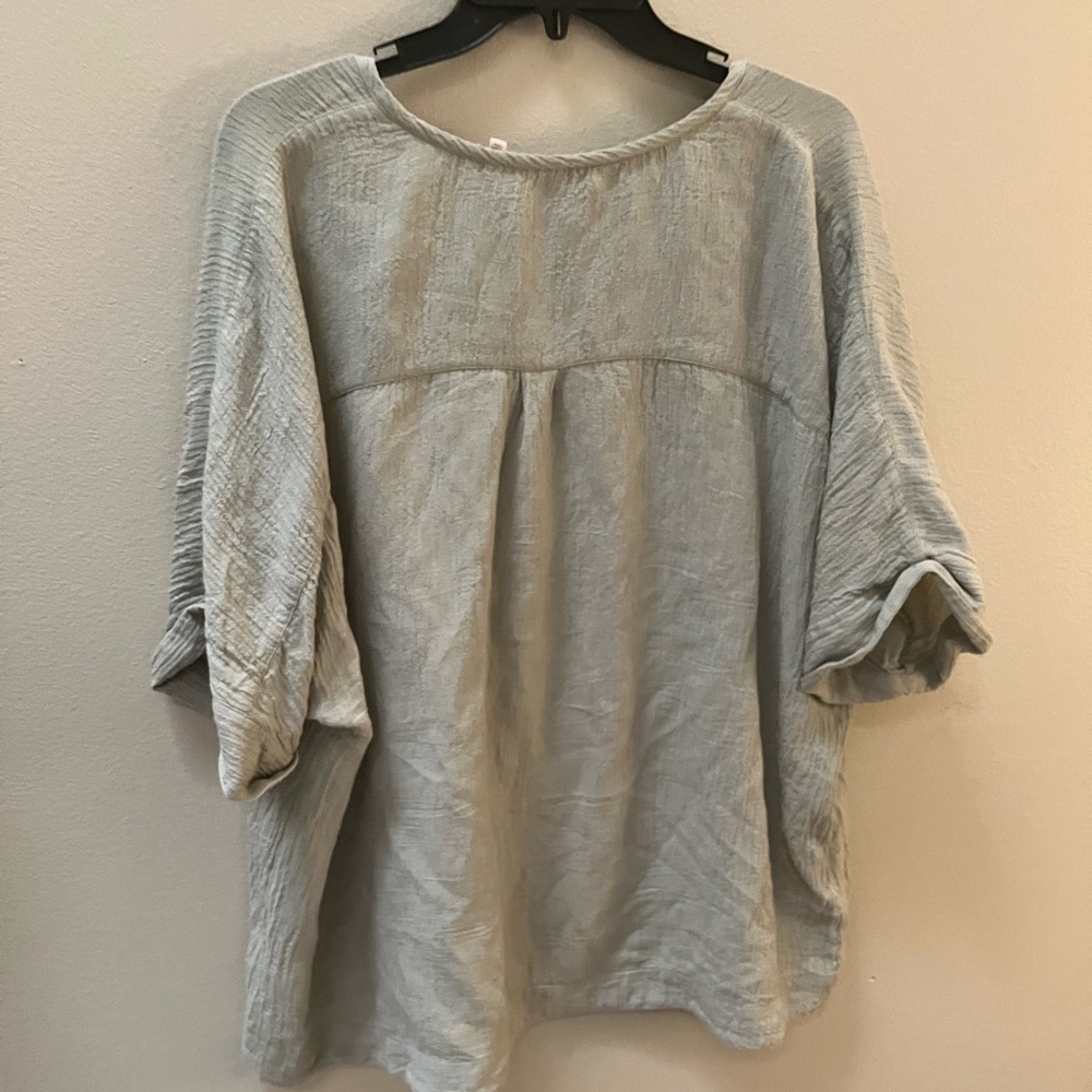 Crinkly sage green top with tassels SOFT SURROUNDINGS - Picture 2 of 3